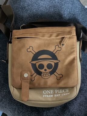 One Piece Straw Hat Crew Tan Crossbody Messenger Bag